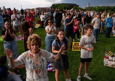 US services activity heats up in May, beating expectations: Survey