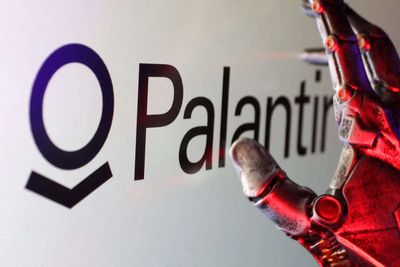 UK urged to end contract with US AI-firm Palantir
