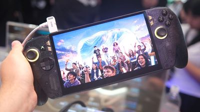 I played with the ROG Xbox Ally X20, and it confirmed one major thing about gaming handhelds