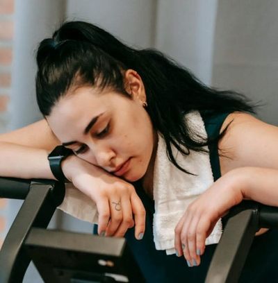 Doctors Explain Why So Many Women Feel “Off” in June — It’s Not Just Allergies