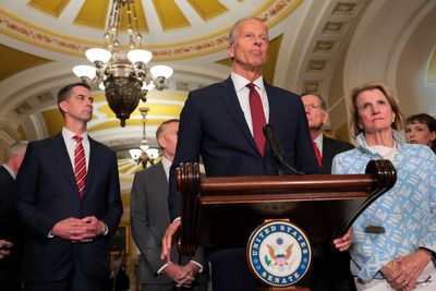 Senate abandons Trump: New ICE funding bill leaves out $1B for ballroom, $1.8B ‘slush fund’