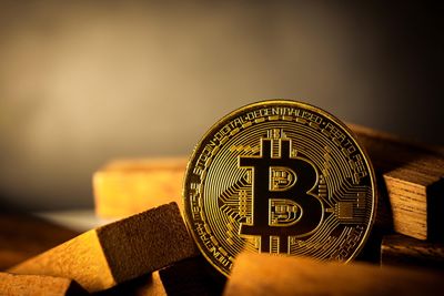 Bitcoin Lags Nasdaq By Widest Margin Since 2019 As Investors Shift Focus To AI Stocks And New Trading Products