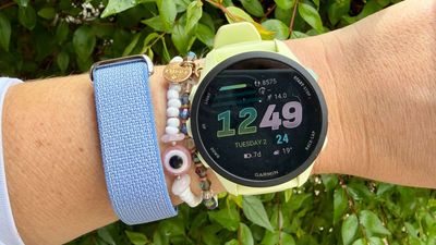 I went for a run with the Fitbit Air and Garmin Forerunner 70 to see how the $99 tracker compared, and I’m impressed