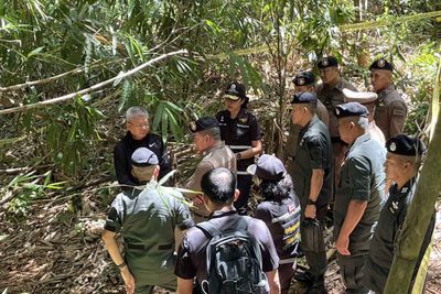 Cops hunt for girl's killer