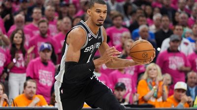New York Knicks storm back to beat Wembanyama's Spurs in NBA finals opener