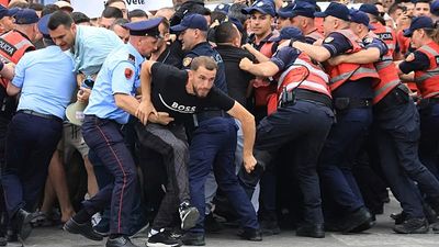 Albania: Fourth day of unrest as Trump-linked resort sparks protests