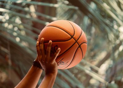 Spurs Fan Dies From Terrible Accident During Team's Celebration Before Game 1 Of Finals vs. Knicks