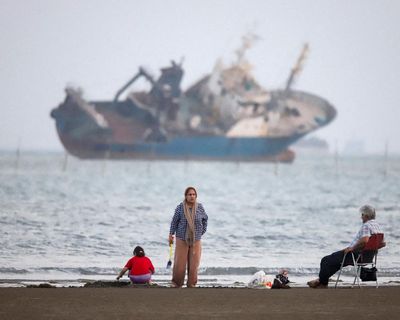 Oman resists US pressure to break ties with Iran over strait of Hormuz