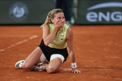French Open LIVE: Chwalinska becomes first qualifier into grand slam final since Raducanu with stunning win