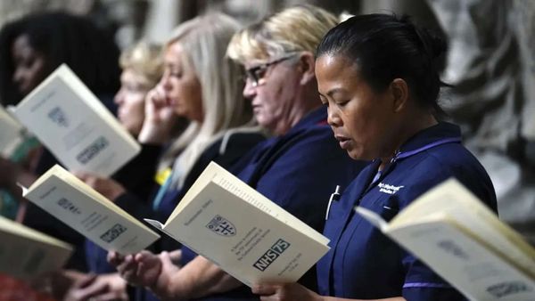 Pro-Palestine badges on NHS uniforms should be banned, UK antisemitism review recommends