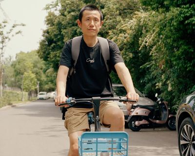 I Deliver Parcels in Beijing by Hu Anyan audiobook review – a grim life in China’s gig economy