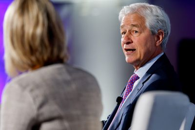 Jamie Dimon sees 'gung-ho' attitude and 'exuberance' in markets — just like 1972, 1986, 2000 and 2007. Uh Oh.