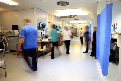 Political badges have no place in NHS, says antisemitism review
