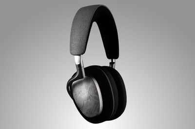 This Bluetooth headphone uses 3 driver types and has a replaceable battery – and I think it's the future!