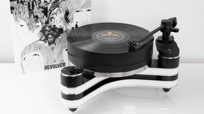 Clearaudio unveils five (!) new turntables, including a new range and a Beatles tribute deck