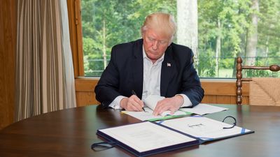 Trump Just Pulled the Rug Out From Under Thousands of Federal Workers With a Shocking New Executive Order