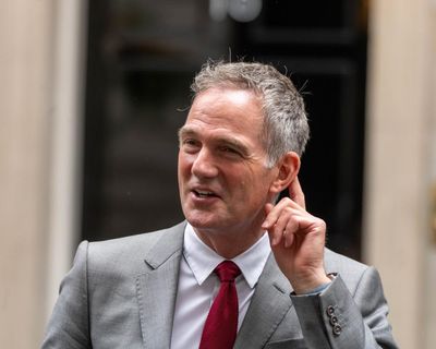 Business secretary attacks ‘entitlement’ of Starmer leadership rivals