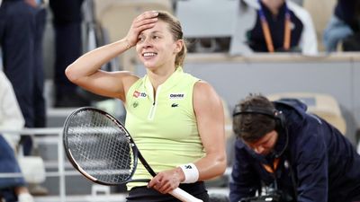 Polish qualifier Maja Chwalinska carries fairytale run into French Open final