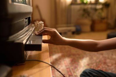 Parents are turning to VHS to help increase their kids’ patience in latest trend