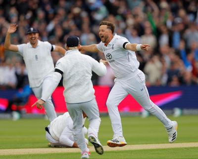 Robinson’s triple-wicket maiden revives England after New Zealand skittle hosts