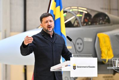 Zelensky issues Putin warning as he proposes peace meeting: ‘When Russia grows tired, change comes’