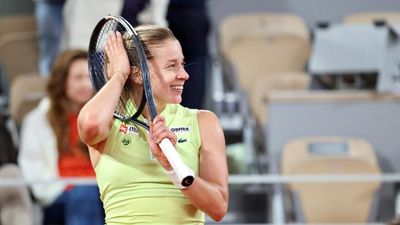 Chwalinska beats Shnaider to set up Andreeva clash in French Open women's final