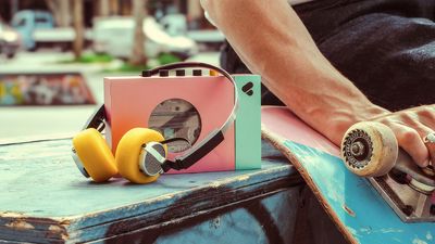 We Are Rewind continues the retro theme with standalone 80s style Bluetooth headphones – will work with your cassette player or phone