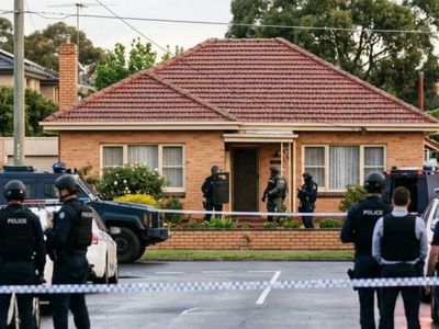WATCH: Man with firearm arrested after two-hour police siege in Melbourne's Spotswood, witnesses narrate ordeal; chilling video inside