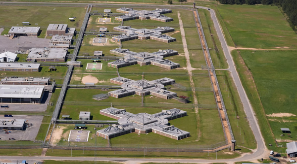 Internal DHS Report Noted Use of Excessive Force, Unsanitary Conditions at ICE Detention Center in Louisiana