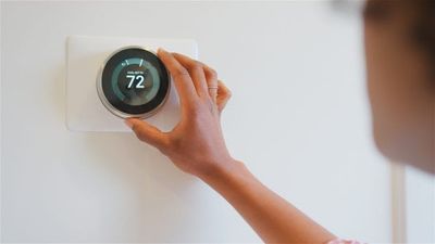 The Thermostat Setting That Quietly Lowers Your Summer Bill