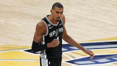 Kalshi vs. Polymarket: Who Has the Best Knicks-Spurs Prices