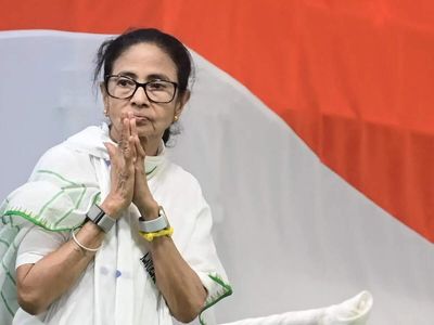 Facing rebellion, Mamata turns to loyalists, old timers in TMC overhaul