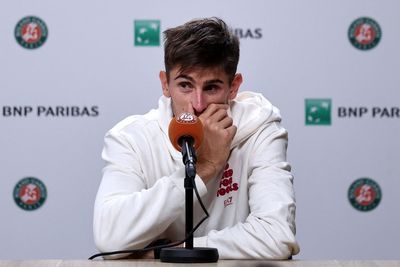 Huge shock as Italian star pulls out of French Open semi-final