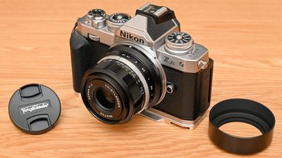 6 lenses are vanishing from the Japanese market – including a 2024 release