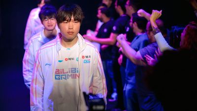 BLG’s Bin fined over $22,000 by LPL for skipping fan high-fives during player walkout
