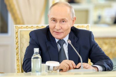Putin heaps praise on Trump but rejects ‘rude’ Zelensky meeting offer