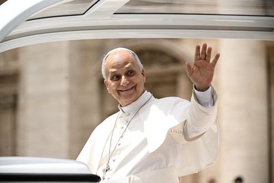 Why Illinois treasurer gifted Pope Leo a certificate worth $8.65