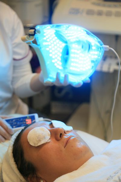 LED Masks and Melasma: Dermatologists Reveal Risks, Beauty Tech Trends, and Effective Beauty Tools