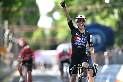 Giro d'Italia Women: Célia Gery wins stage 7 as Elisa Longo Borghini goes on the attack for time
