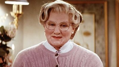 Robin Williams’ Mrs. Doubtfire Co-Star Opens Up About How He Helped Her Confront Mental Health Struggles