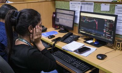 GIFT Nifty tumbles 1.5% as US stock market plunges. Will Dalal Street crash on Monday?
