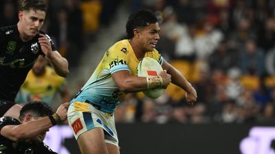 Late Kini stunner sends Broncos' season into crisis