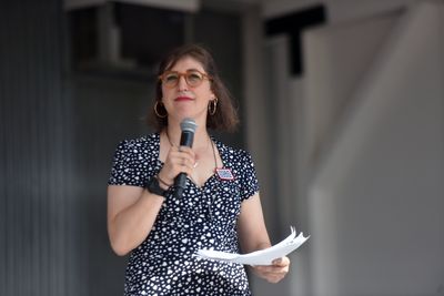 Mayim Bialik Weight Loss: 'Explosive Diarrhea', 'Violent Sulfur Burps' Forced Her to Quit GLP-1 Drug