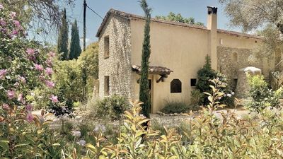 At This Art-Led Hotel Just Outside Nice, Mediterranean Warmth Balances Modern Minimalism for a Stay That Feels Like a Retreat From the World