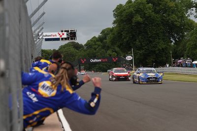 BTCC Oulton Park: Cammish inherits qualifying race win from Taylor-Smith