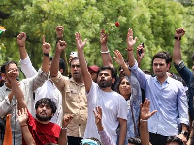 Congress cold, others in Opposition warm to CJP protest at Jantar Mantar