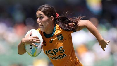 Aussie sevens women eye world title as men crash out