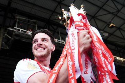 Arsenal stars join England squad in Florida ahead of World Cup