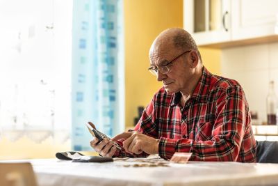 Retiring at 62 costs the average American $250,000. Here's the math (and the neuroscience) that explain why