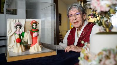At 86, honour roll is a piece of cake for sugar artist